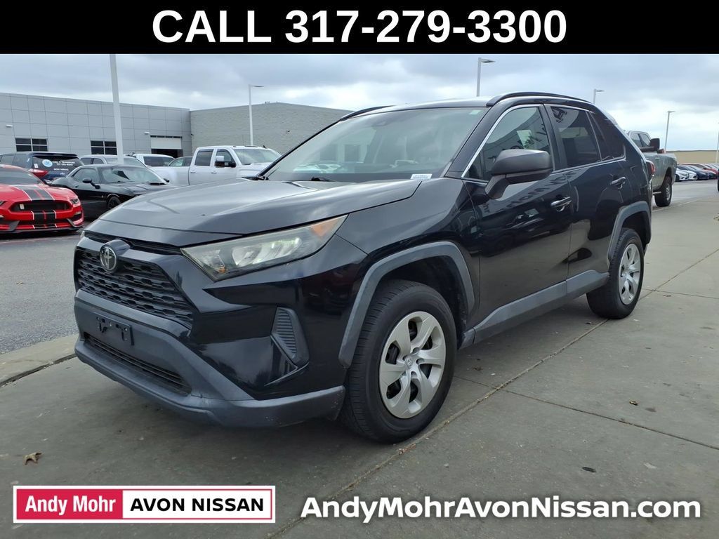 Used 2019 Toyota RAV4 LE AWD/4WD image 4