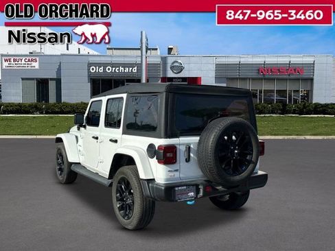 Used 2022 Jeep Wrangler Unlimited Sahara AWD/4WD image 6