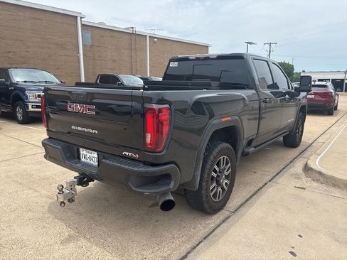 Used 2023 GMC Sierra 2500 AT4 w/ AT4 Preferred Package AWD/4WD image 4