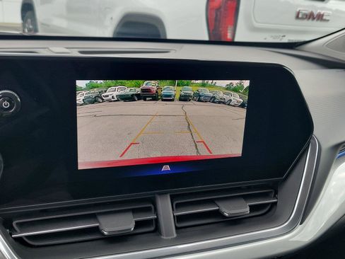 Used 2025 Chevrolet Trax LT w/ Driver Confidence Package FWD image 29