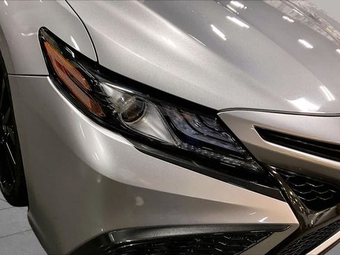 Used 2021 Toyota Camry XSE FWD image 28