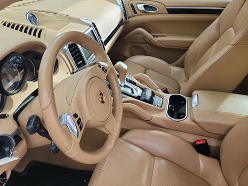 Used 2014 Porsche Cayenne S image 5