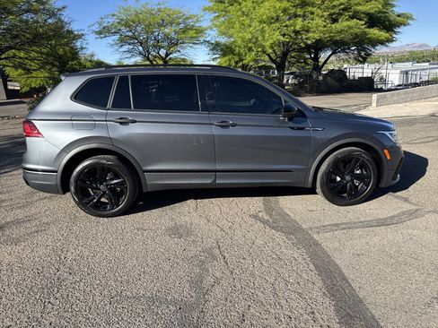 Used 2024 Volkswagen Tiguan SE R-Line image 8