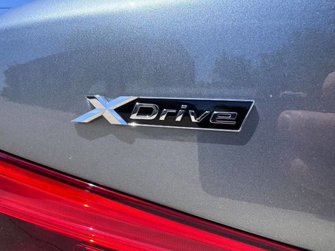 Used 2017 BMW 530i xDrive AWD/4WD image 12