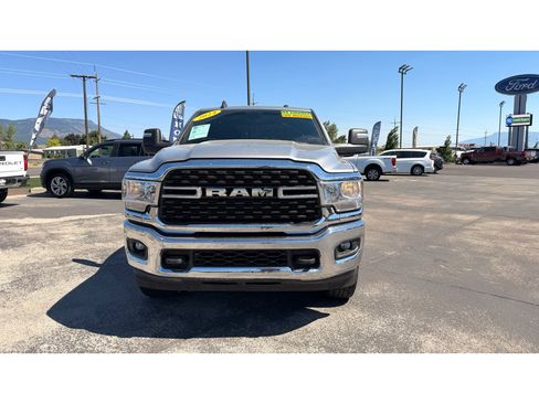 Used 2024 RAM 2500 Big Horn AWD/4WD image 5
