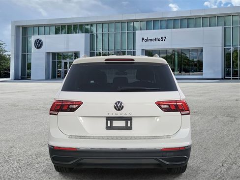 Used 2022 Volkswagen Tiguan SE image 5