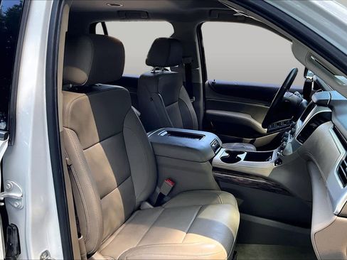 Used 2017 GMC Yukon SLT RWD image 9