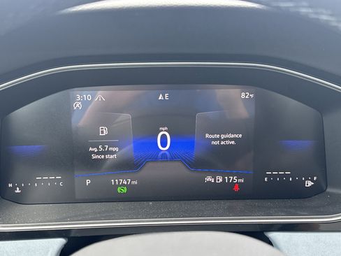 Certified 2025 Volkswagen Jetta SE FWD image 11