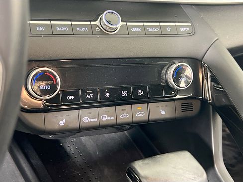 Used 2023 Hyundai Elantra SEL w/ Convenience Package FWD image 16