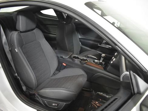 Used 2017 Ford Mustang GT RWD image 27