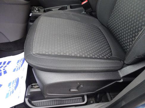 Used 2019 Ford Transit Connect XLT image 9