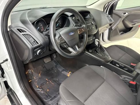 Used 2016 Ford Focus SE FWD image 10