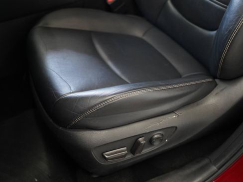 Used 2019 Toyota RAV4 XLE Premium FWD image 24