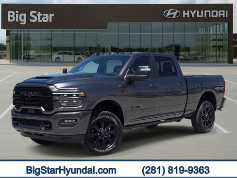 Used 2025 RAM 2500 Laramie AWD/4WD image 1