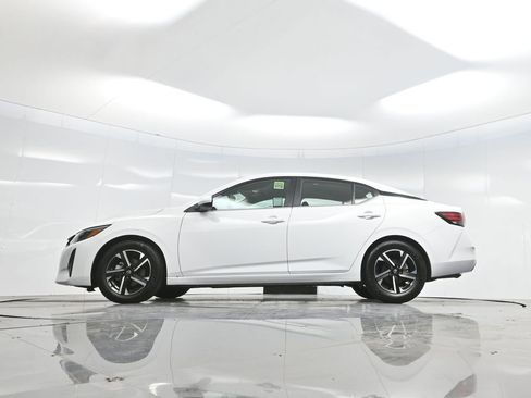 Used 2024 Nissan Sentra SV image 62