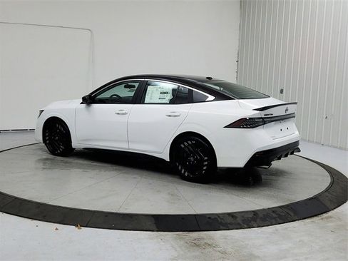 New 2026 Nissan Sentra SR w/ Floor Mat Package image 5