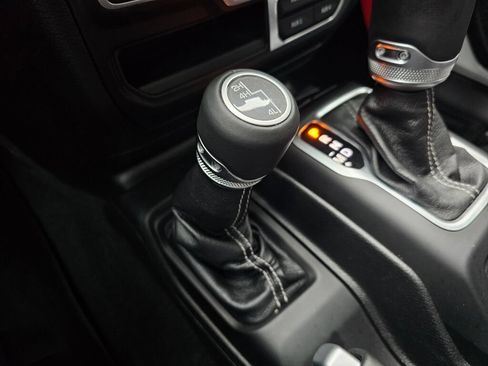 Used 2020 Jeep Wrangler Unlimited Sahara w/ Uconnect 4C Nav & Sound Group AWD/4WD image 31