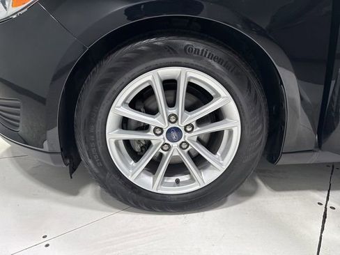 Used 2018 Ford Focus SE FWD image 4
