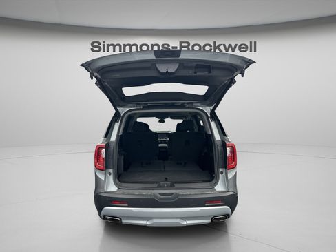 Used 2023 GMC Acadia SLE w/ Driver Convenience Package image 8