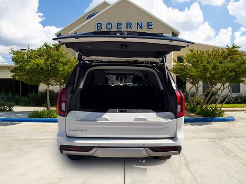 Used 2025 Ford Expedition Platinum w/ Platinum Ultimate Package AWD/4WD image 5