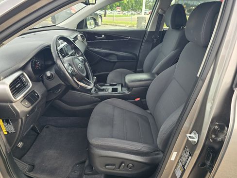 Used 2016 Kia Sorento FWD w/ LX Convenience Package image 9