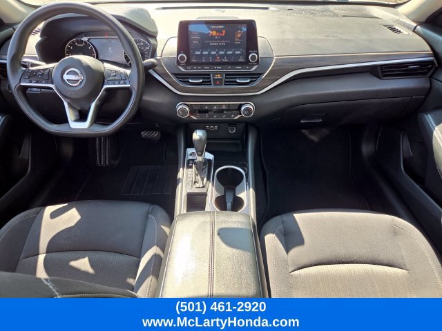 Used 2024 Nissan Altima 2.5 SV FWD image 13