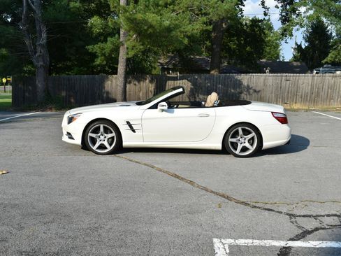 Used 2016 Mercedes-Benz SL 550 image 3