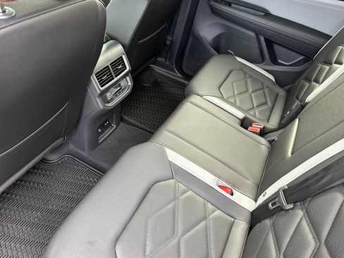 New 2025 Volkswagen Atlas Peak Edition SE image 11