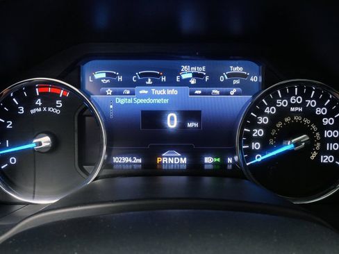 Used 2022 Ford F350 Platinum w/ Tremor Off-Road Package AWD/4WD image 26