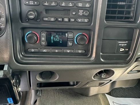 Used 2004 Chevrolet Silverado 2500 LS AWD/4WD image 18