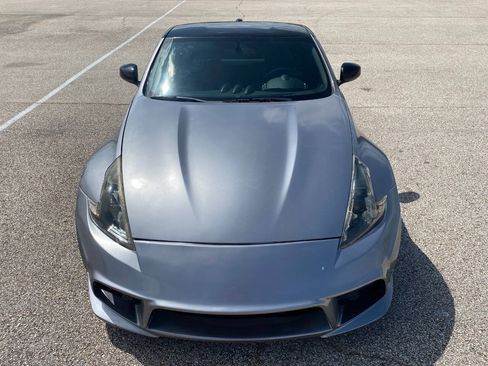 Used 2009 Nissan 370Z Touring RWD image 2