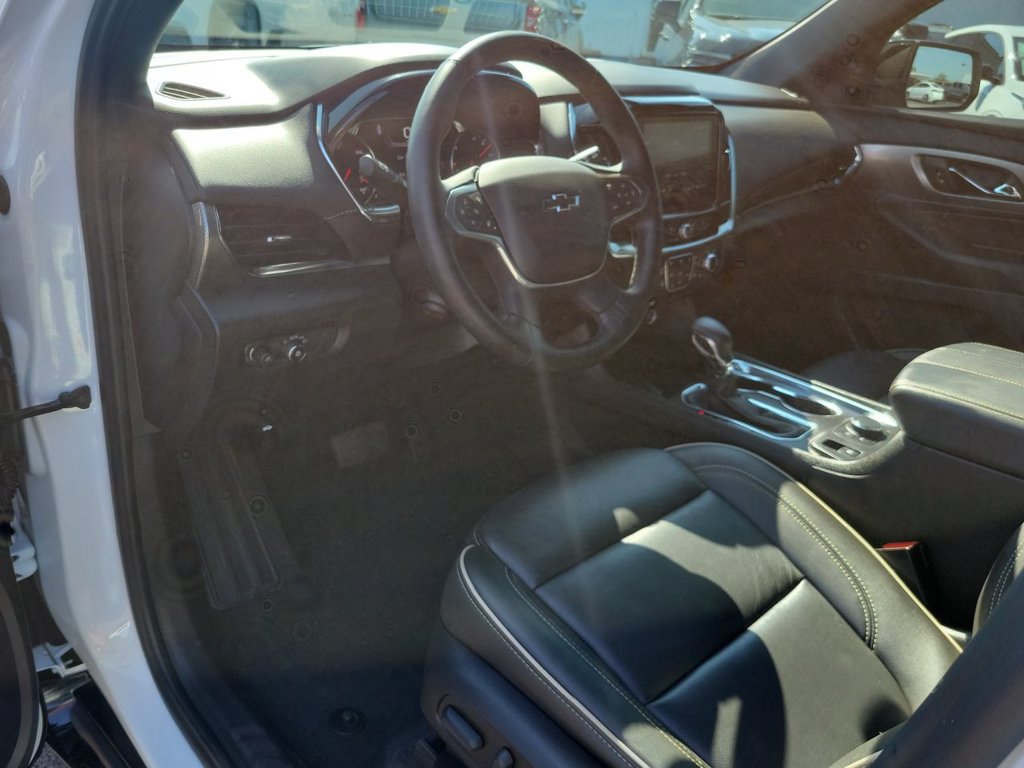 Certified 2023 Chevrolet Traverse Premier w/ Redline Edition FWD image 10