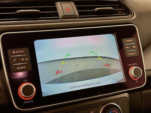 Used 2025 Nissan Leaf S image 22