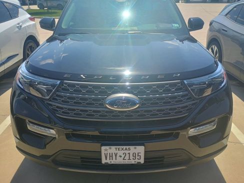 Used 2024 Ford Explorer XLT w/ Equipment Group 202A RWD image 3