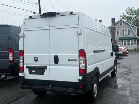Used 2025 RAM ProMaster 2500 w/ Convenience Group FWD image 3