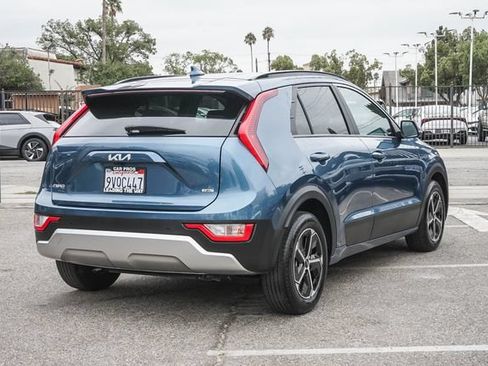 Certified 2025 Kia Niro EX FWD image 10