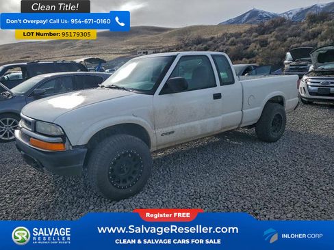 Used 2001 Chevrolet S10 Pickup 4x4 Extended Cab w/ Comfort Convenience Pkg image 1