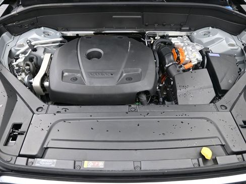 Certified 2024 Volvo XC90 T8 Plus w/ Protection Package Premier image 13