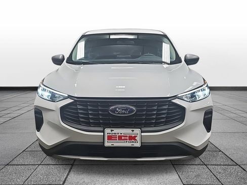 Used 2023 Ford Escape FWD image 2