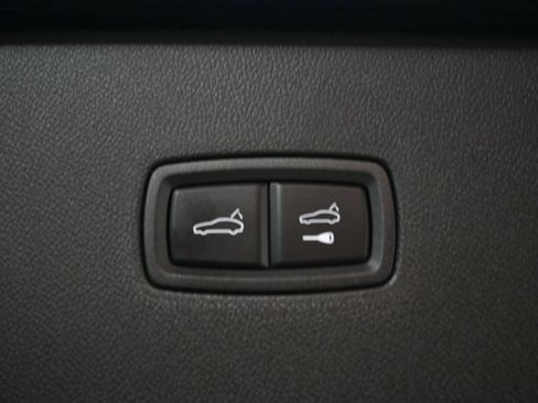 Used 2025 Porsche Cayenne Coupe AWD/4WD image 35