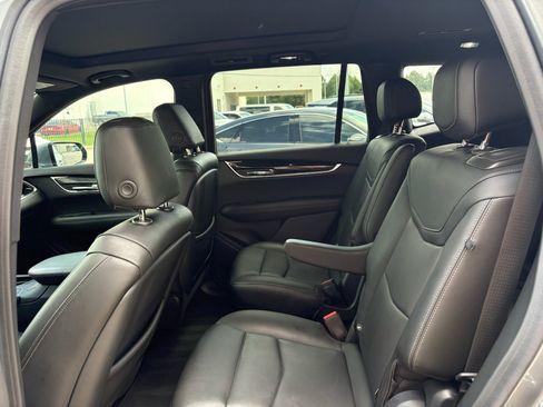 Used 2021 Cadillac XT6 Premium Luxury FWD image 30