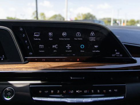 Used 2021 Cadillac Escalade ESV Premium Luxury w/ Driver Assist Tech Package AWD/4WD image 45