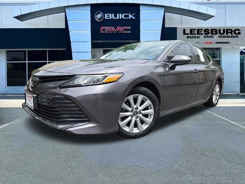 Used 2019 Toyota Camry LE FWD image 3