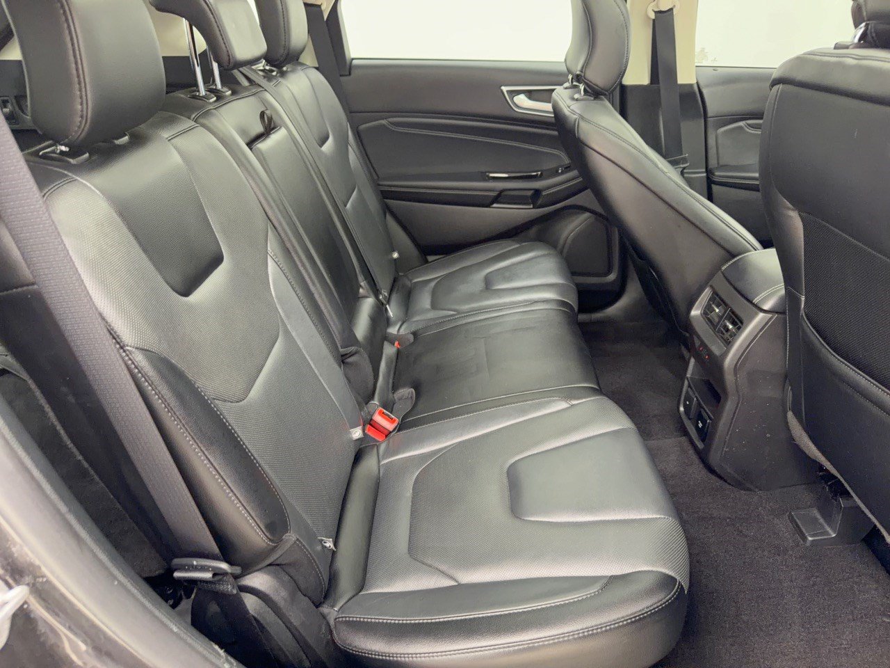 Used 2019 Ford Edge Titanium w/ Equipment Group 301A FWD image 29