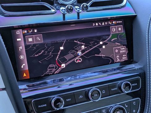 Used 2023 Bentley Bentayga Extended Wheelbase AWD/4WD image 23