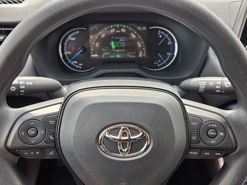 Used 2025 Toyota RAV4 LE AWD/4WD image 18