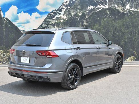 Used 2022 Volkswagen Tiguan SE R-Line AWD/4WD image 3