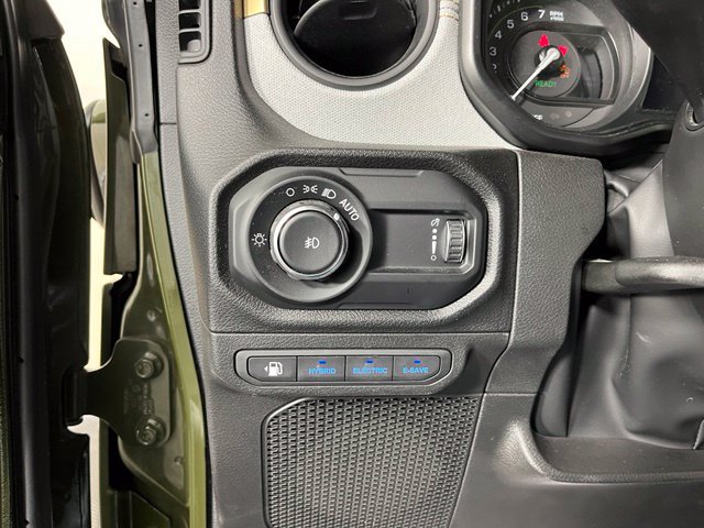 Used 2024 Jeep Wrangler Unlimited AWD/4WD image 19