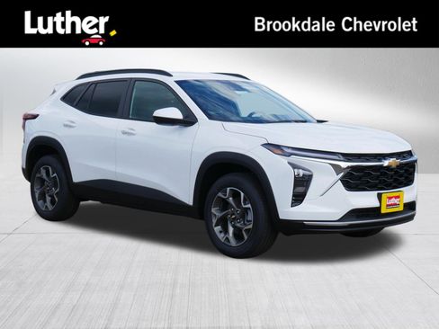 New 2026 Chevrolet Trax LT w/ LT Convenience Package FWD image 1