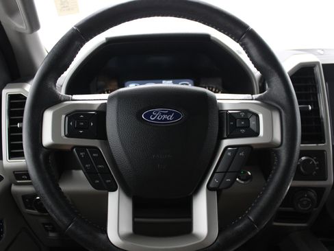 Used 2018 Ford F150 Lariat w/ Equipment Group 502A Luxury AWD/4WD image 29